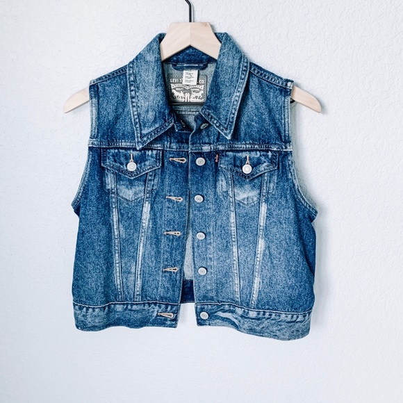 Levi's Jackets & Blazers - Levi’s Denim Vest Size Medium NWT
